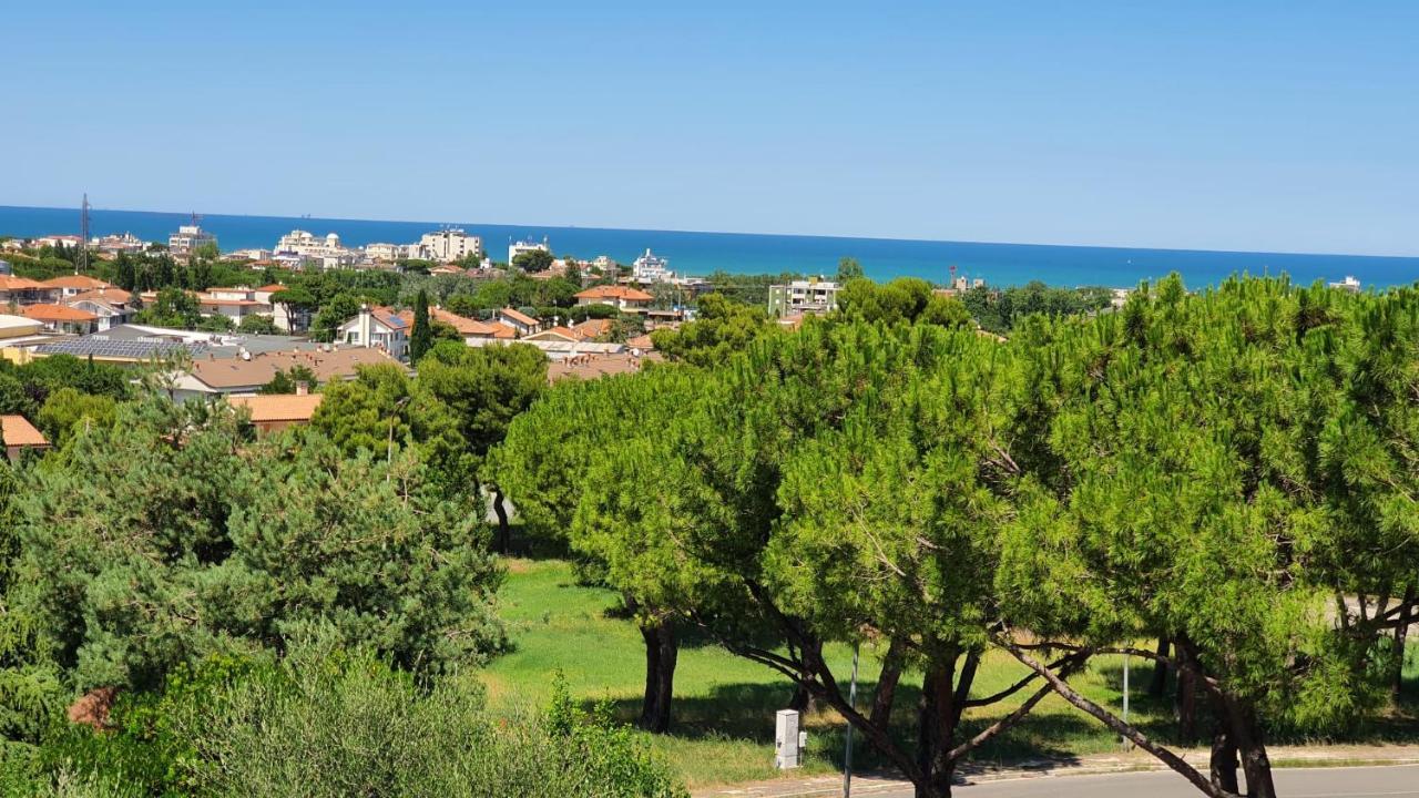 Villetta Panoramica Con Giardino A Риччоне Экстерьер фото