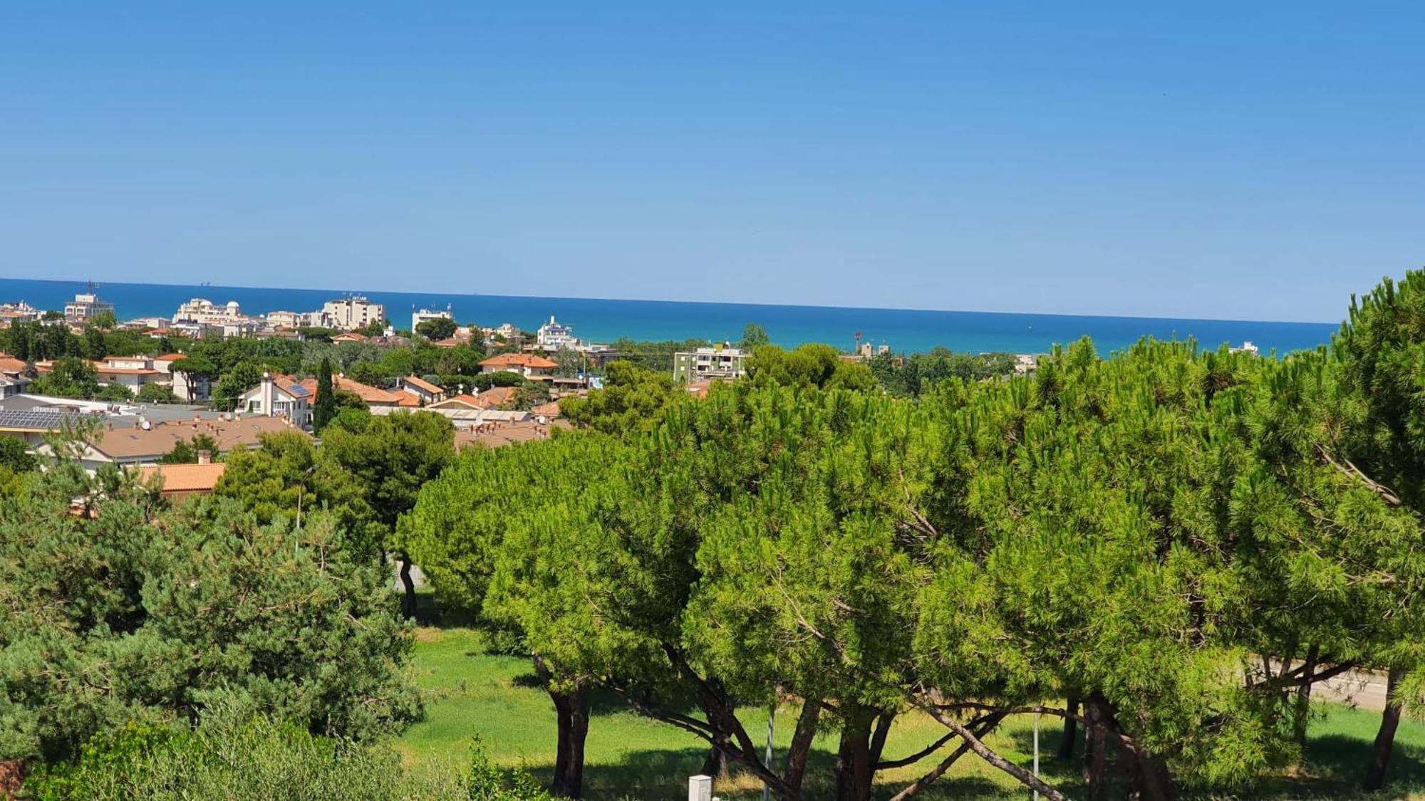Villetta Panoramica Con Giardino A Риччоне Экстерьер фото
